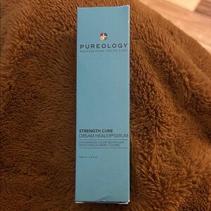 Pureology Strength Cure Dream Healer Serum in Blue Packaging